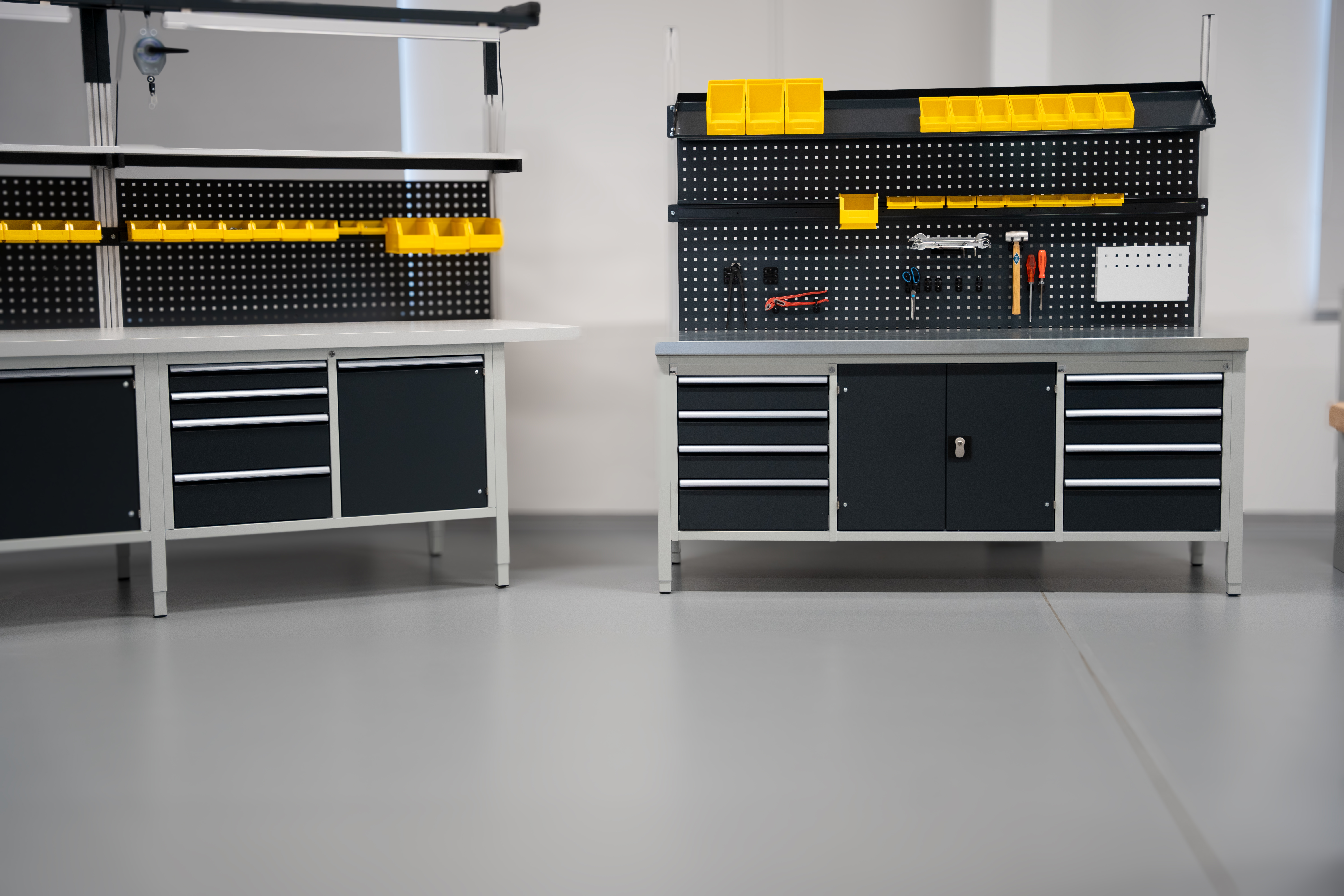Werkbnke mit Systemaufbau.jpg