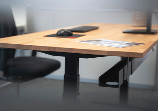 Höhenverstellbare Schreibtische: die wichtigsten Vorteile für Ihre Gesundheit und Produktivität